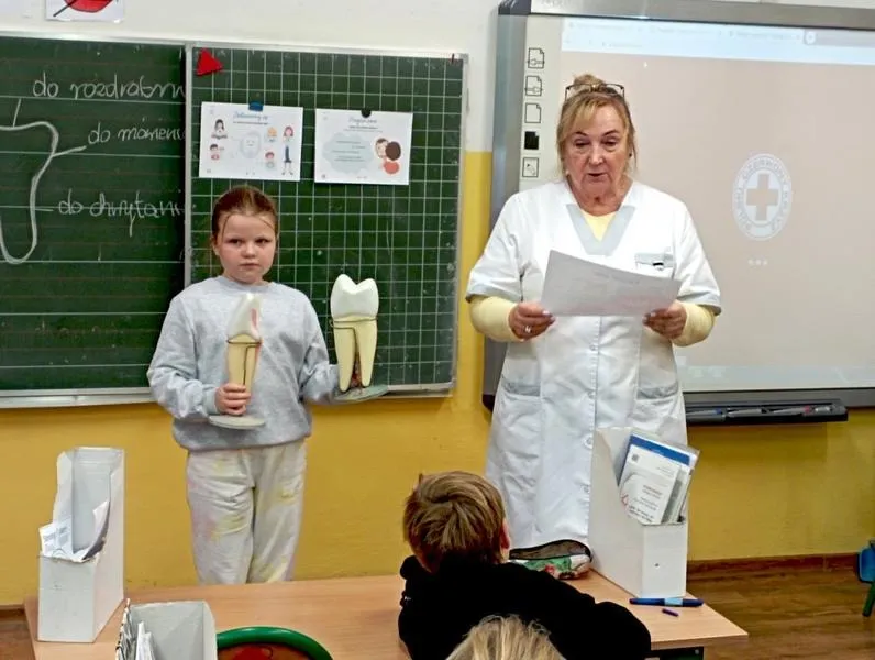Pielęgniarka szkolna — obowiązki, uprawnienia i pomoc: co warto wiedzieć