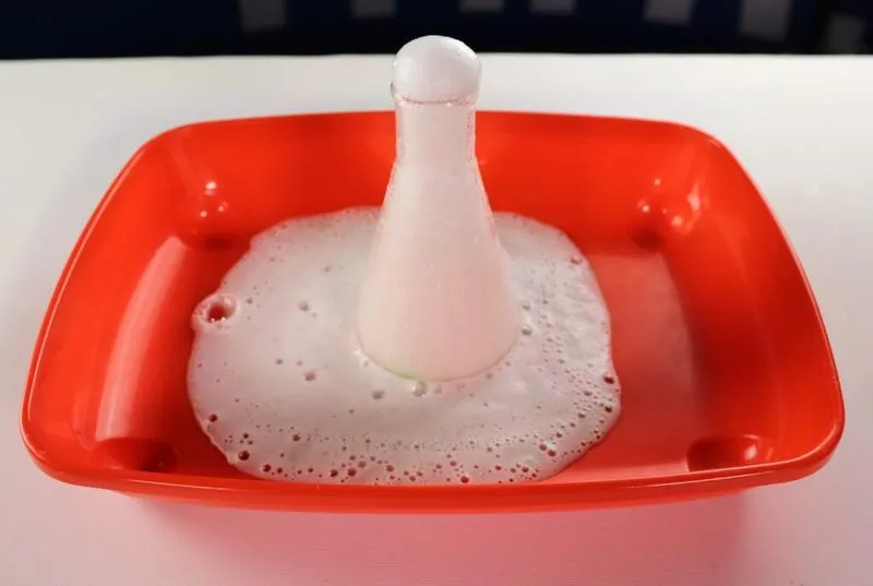 Eksperyment z sodą i octem: odkryj fascynujące doświadczenia dla małych naukowców