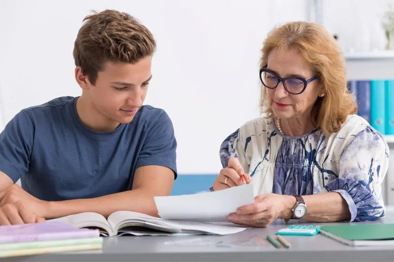 Ile kosztuje godzina korepetycji? Sprawdź najważniejsze czynniki wpływające na ceny!